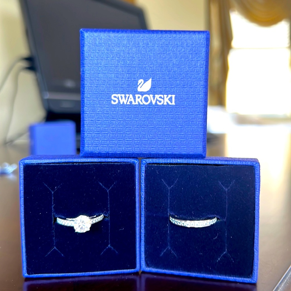 Swarovski round princess cut ring and band set